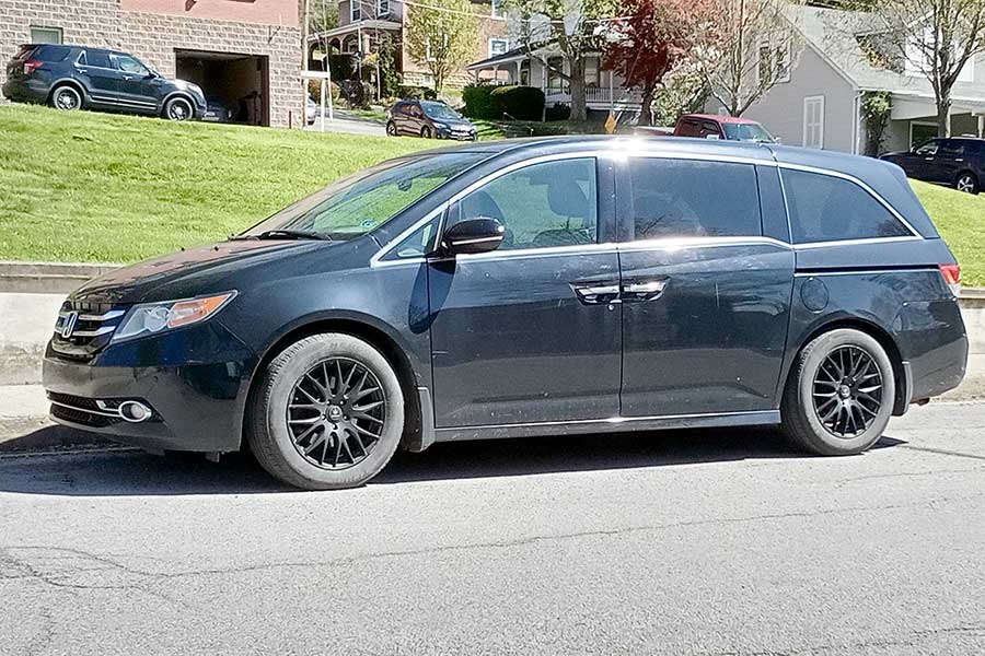 Blue Honda Odyssey